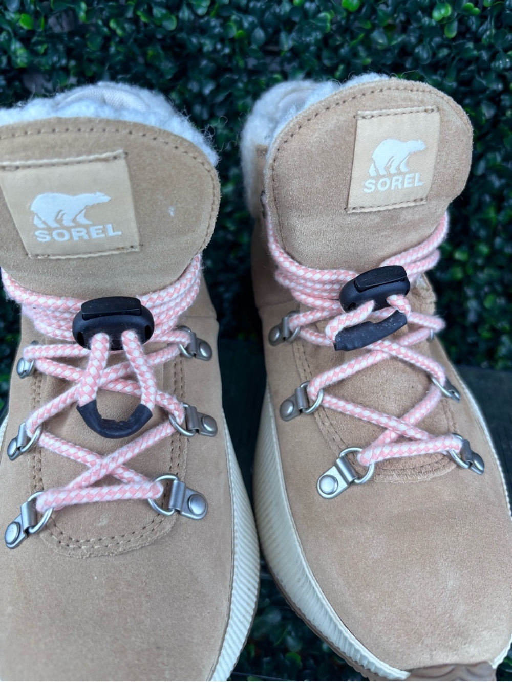 SOREL OUT ‘N ABOUT CONQUEST BOOTS WITH FLEECE COLLARS (Size 6 US) - Picture 8 of 10